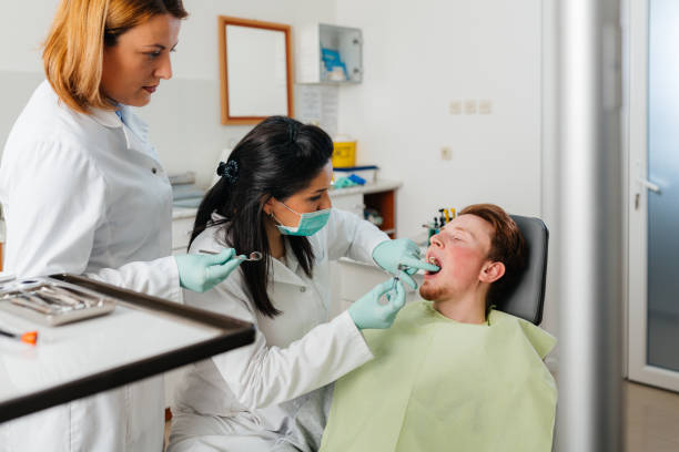 Best Emergency Tooth Extraction in Oquawka, IL